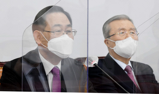 주호영 국민의힘 원내대표가 8일 국회에서 열린 비상대책위원회의에서 발언하고 있다. 연합뉴스